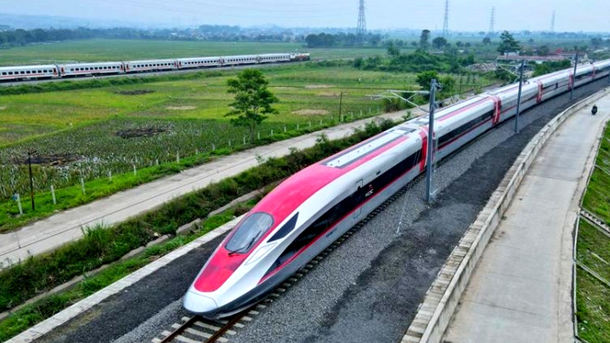 jakarta bandung high speed train
