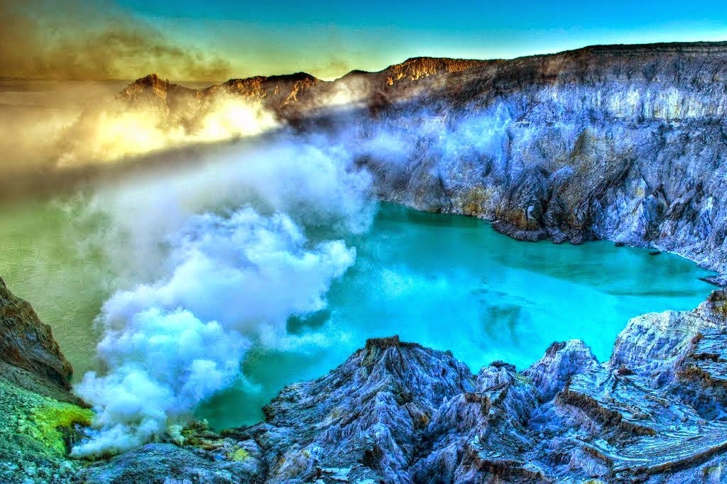 the beuaty ijen crater with java private tour
