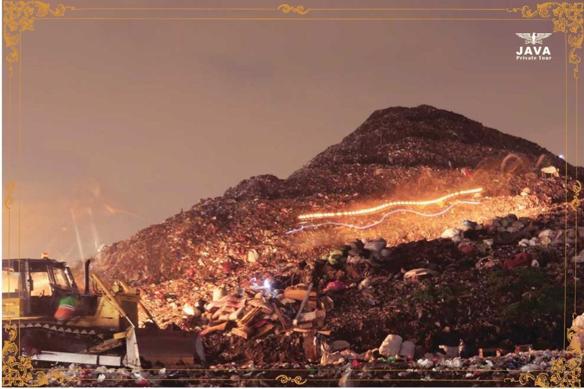 A mountain of trash Bantargebang Landfill