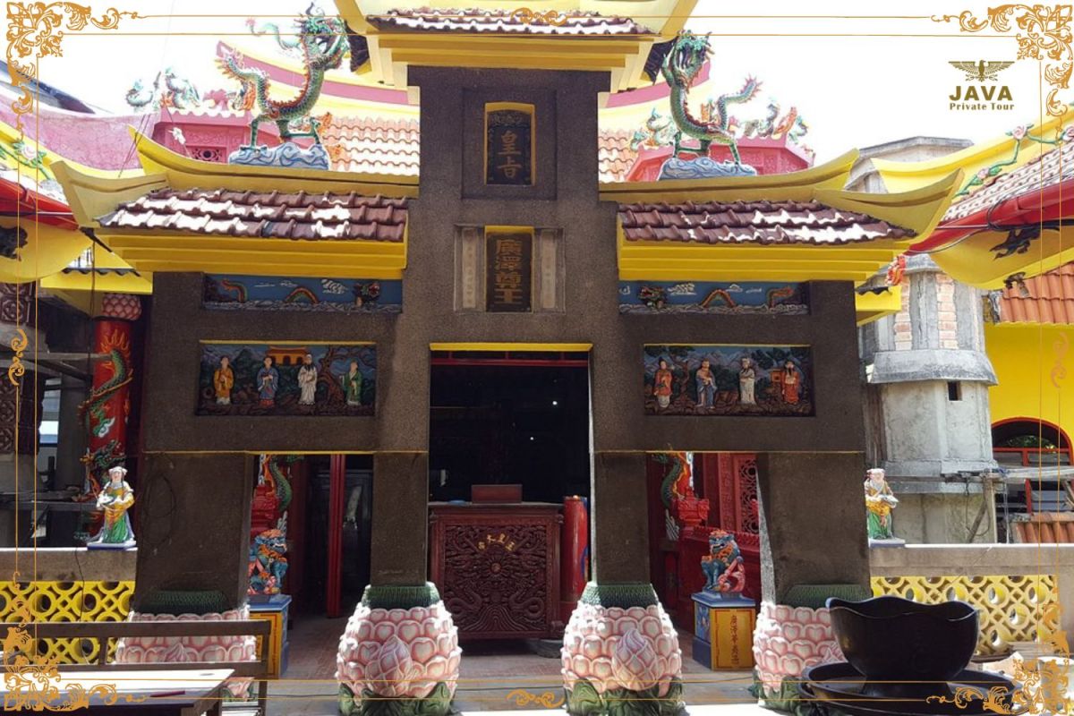 Hong Tiek Hian Temple, Surabaya (Est. 1293)