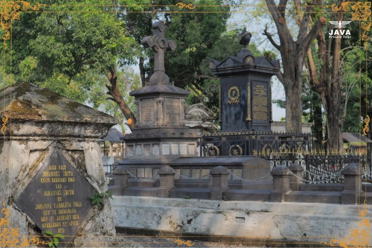 The Peneleh Cemetery is not just for ordinary people
