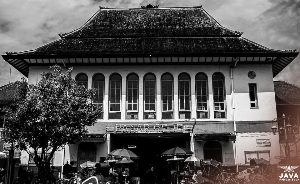 Explore Gede Market A Fusion of Dutch Colonial and Javanese Palace Culture in Surakarta