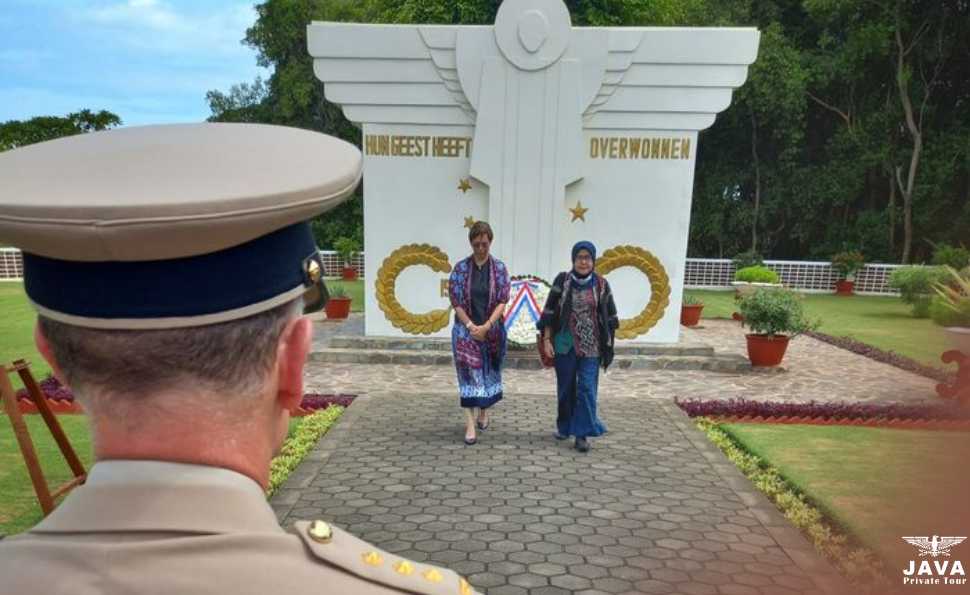 Ereveld Ancol Monument