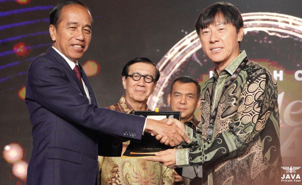 President Hands Over Golden Visa to Indonesian Football National Team Coach Shin Tae Yong from South Korea