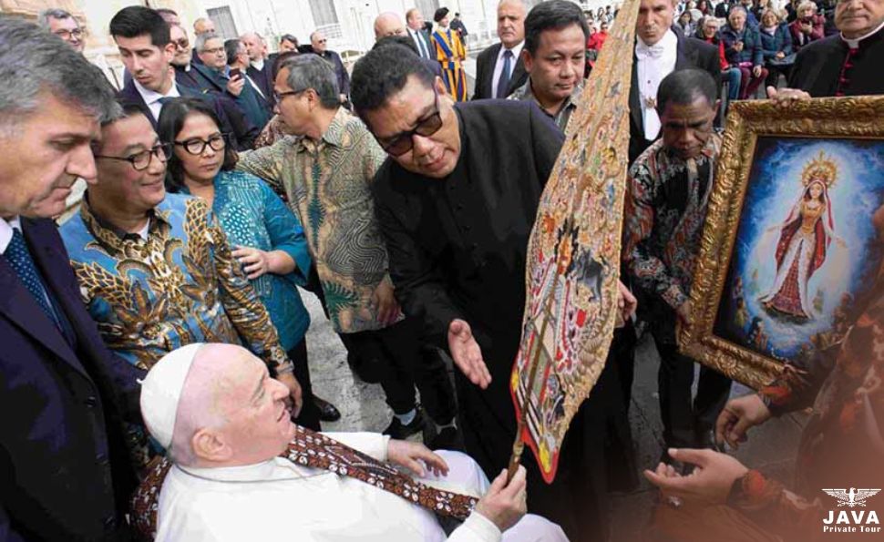 Pope Francis was given a Wayang Kulit puppet as a gift