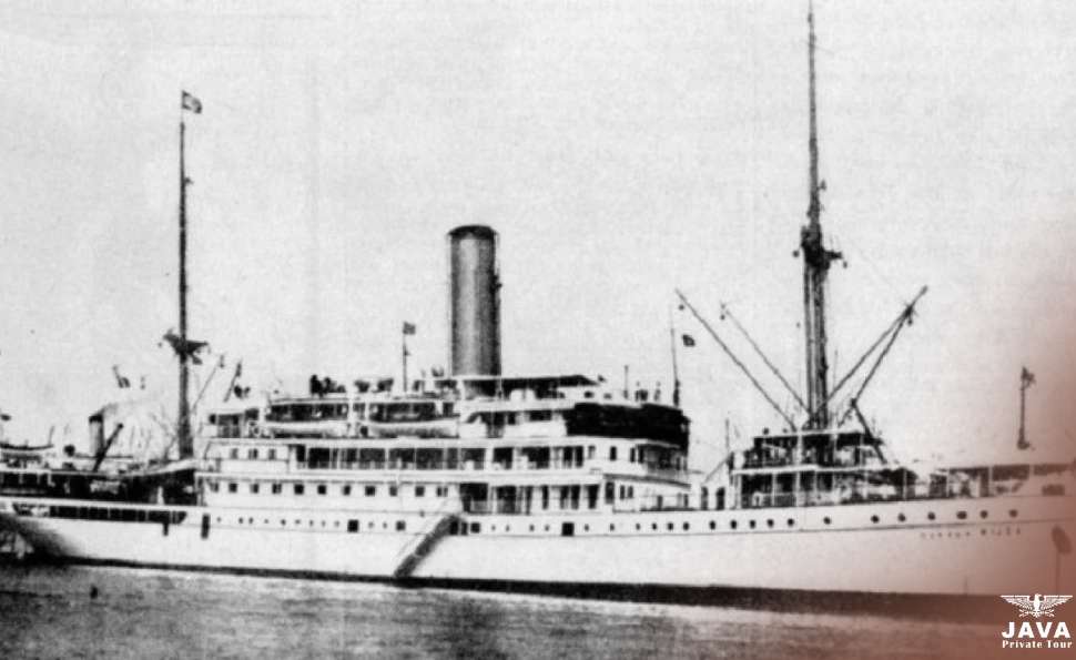 the Van Der Wijck setting sail from Surabaya, heading towards Batavia