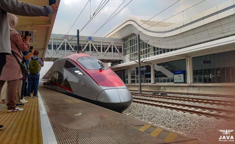 Whoosh Arival at Padalarang Station