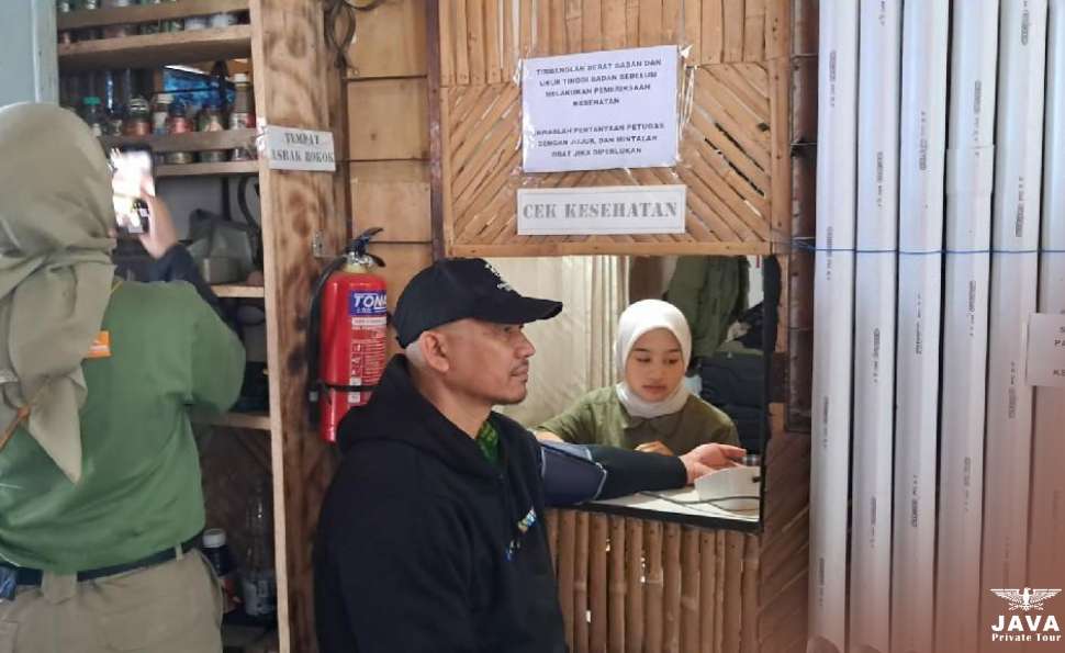 Health checks for all hikers