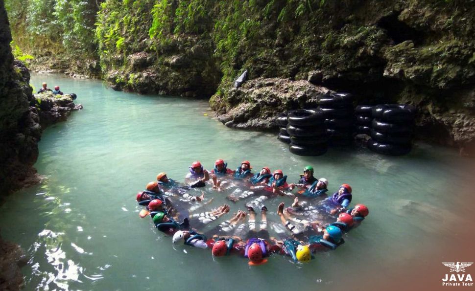 Into the Darkness What to Expect Inside the Cave