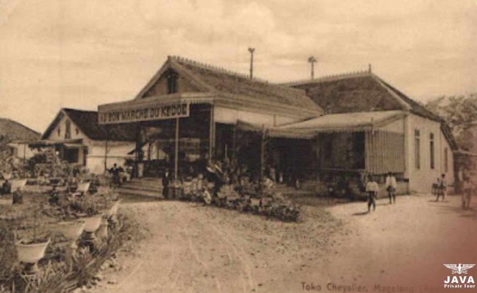 Photo of Au Bon Marche, a restaurant established by the Chevalier family that once played a significant role in shaping the cultural and commercial development of the City of Magelang.