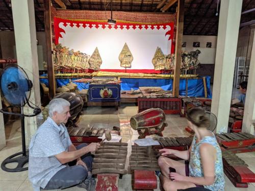 Gamelan Lesson With Java Private Tour
